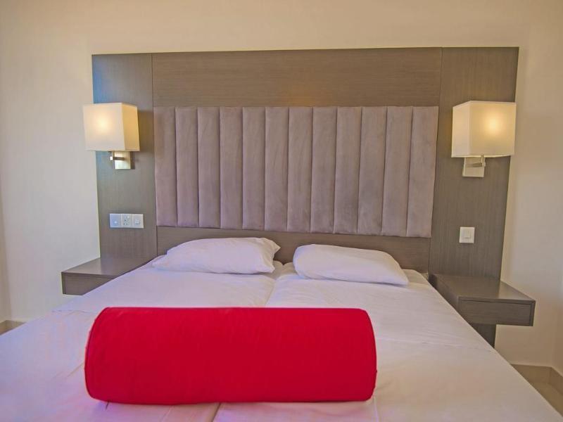 Anmaria Beach Hotel & Spa 아이아 나파 외부 사진