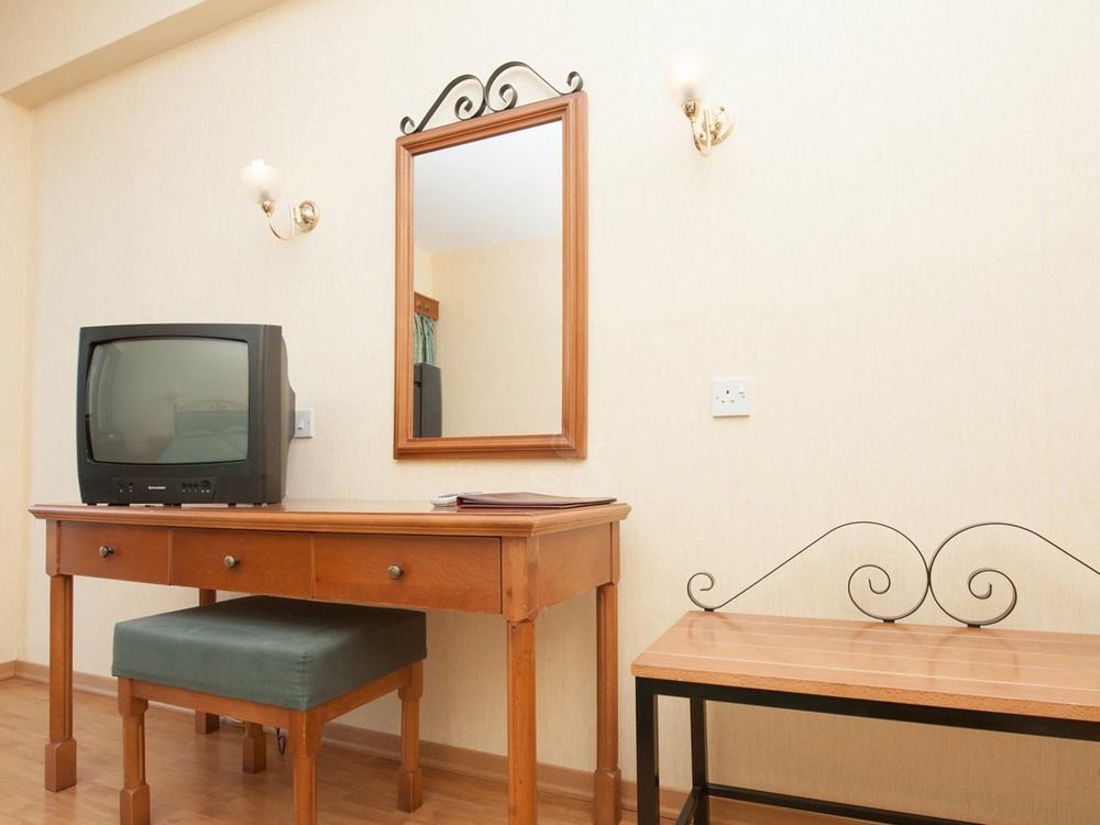 Anmaria Beach Hotel & Spa 아이아 나파 외부 사진