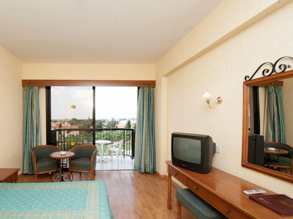 Anmaria Beach Hotel & Spa 아이아 나파 외부 사진